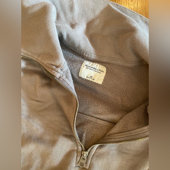 A&F half zip - Picture 2 of 2